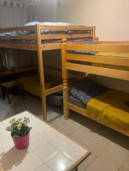Leleka Hostel Esbly Eksteriør bilde