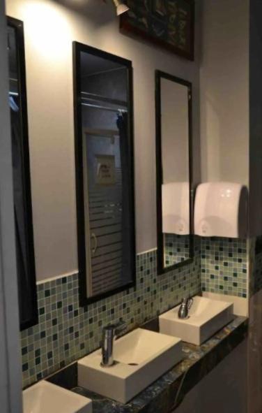 Leleka Hostel Esbly Eksteriør bilde